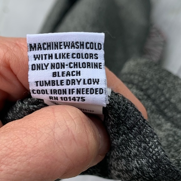 Kids Virginia Tech Hokies Short Sleeve Tee-shirt. Size XL - Picture 4 of 6